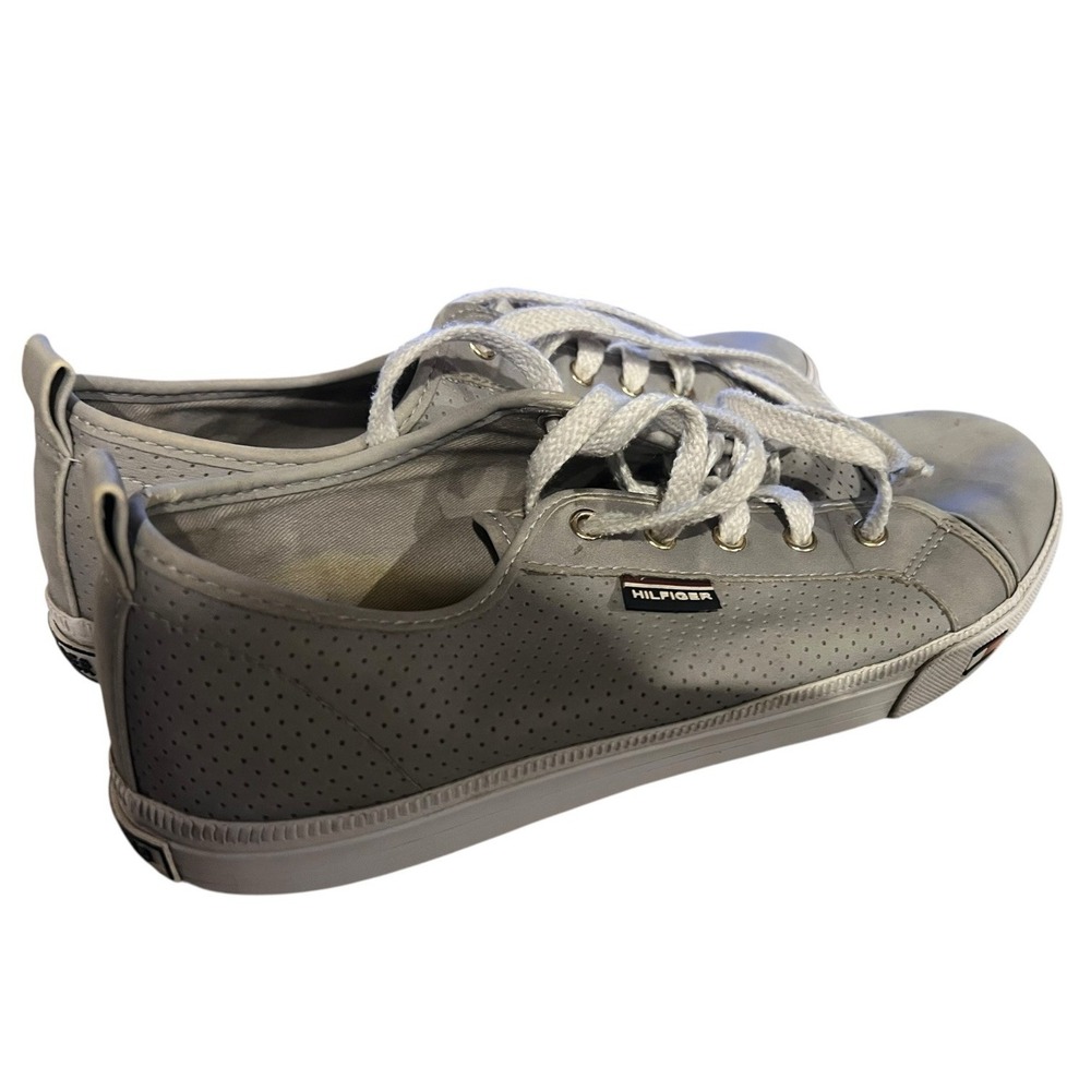 Tommy Hilfiger Womens Size 8.5 M Twanibel6-R Sneakers Gray Low Top Leather Trend